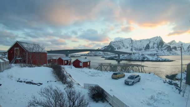 Hamnoy Dan Norveç Lofoten Adaları Ndaki Köprüye Bakan Zaman Dilimi — Stok video