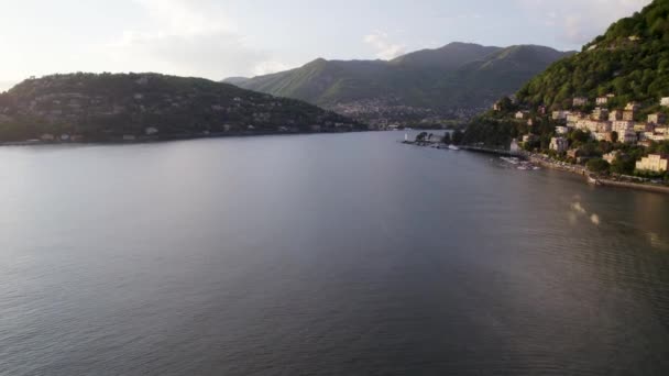 Splendido Paesaggio Italiano Che Circonda Lago Como Como Dolly Aerea — Video Stock