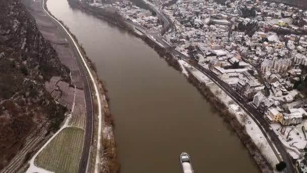 Tekneli Alman Nehir Köyünün Insansız Hava Aracı — Stok video