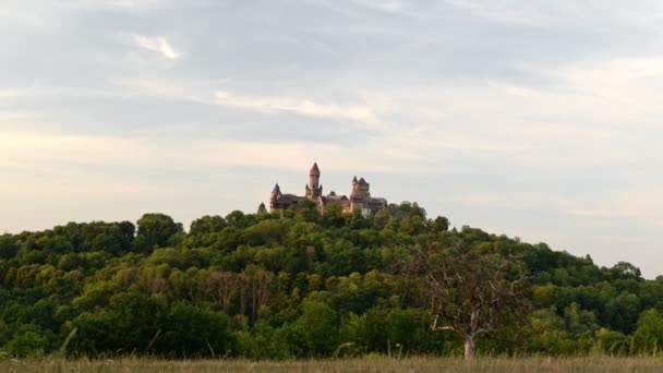 Zeitraffer Bei Sonnenuntergang Der Prächtigen Burg Braunfels Die Auf Einem — Stockvideo