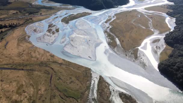 Atemberaubende Luftaufnahmen Der Wunderschönen Landschaft Neuseelands Gletscherflusstal Und Wilde Bewaldete — Stockvideo