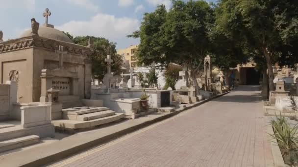 Saint George Begraafplaats Koptisch Caïro Panning Schot Langs Stone Graves — Stockvideo