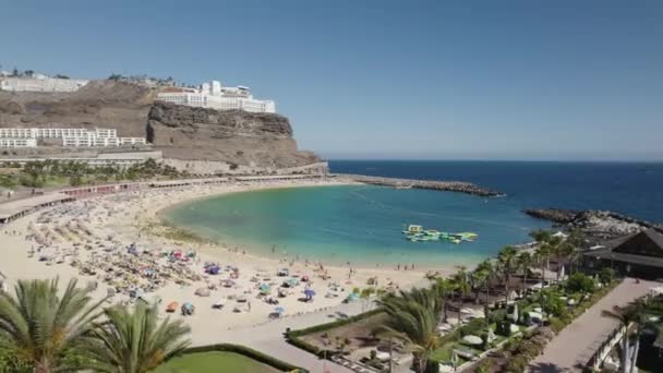 Balneario Idílico Puerto Rico Gran Canaria Playa Amadores Aéreo — Vídeo de stock