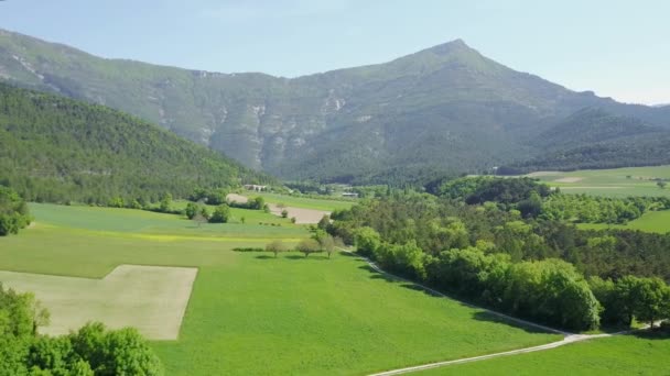 Rich Vegetation Countryside Setting Overlooking Lush Vercors Massif Франції Повітряний — стокове відео