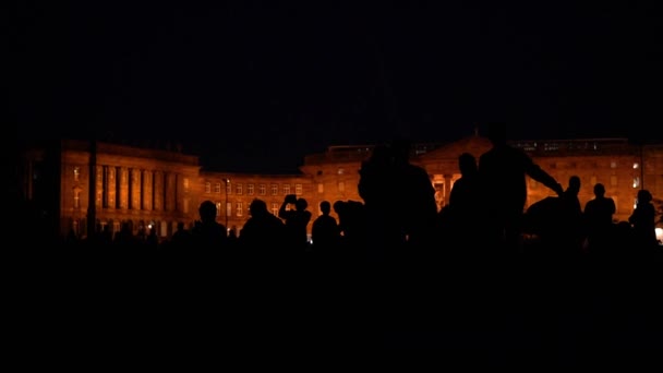 Menschensilhouette Vor Dem Schloss Wilhelmshhe Kassel Während Des Festivals Wasserspiele — Stockvideo