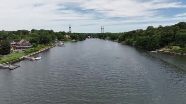 Flygutsikt Över Floden Saugatuck Connecticut Vacker Dag Med Blå Himmel — Stockvideo