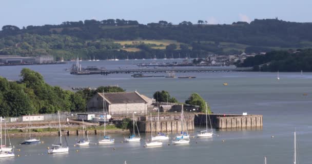 River Tamar Devon Cornwall Summers Day Yachts Town Torpoint Distance — Stock Video