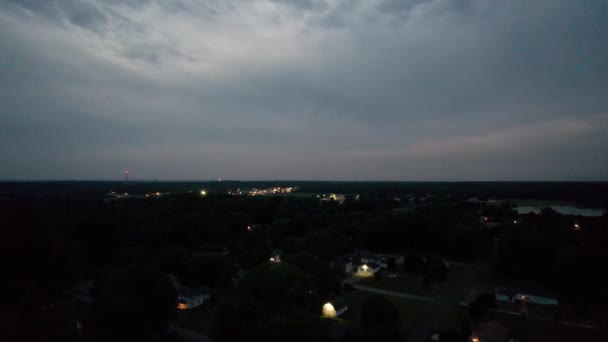 Drone Filmou Festividades Julho Cidade Sob Céu Noturno Nebuloso — Vídeo de Stock