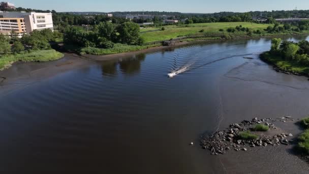 Een Uitzicht Vanuit Lucht Norwalk River Een Zonnige Ochtend Drone — Stockvideo