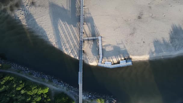 Moderne Voetgangersbrug Gebouwd Een Ecologisch Kwetsbaar Ecosysteem Beschermen Zuidwestelijke Rotsen — Stockvideo