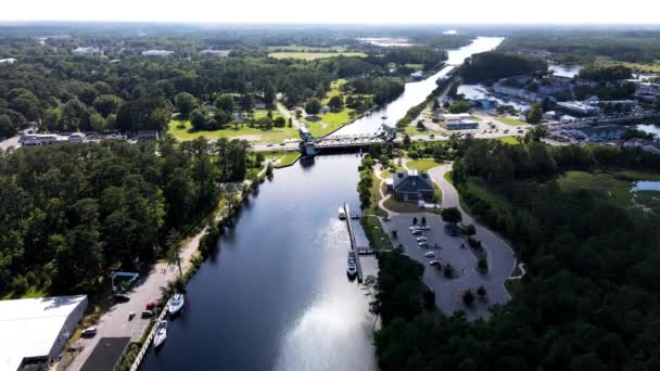 Approche Aérienne Pont Levis Traversant Voie Navigable Intercôtière Chesapeake Dolly — Video