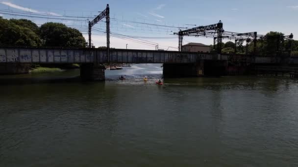 Una Vista Angolo Basso Del Fiume Saugatuck Connecticut Una Bella — Video Stock