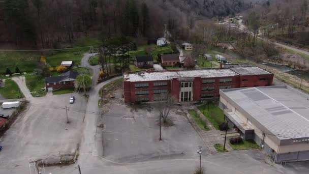 Filmación Aérea Orbitando Alrededor Del Abandonado Naiper High School Sherman — Vídeo de stock