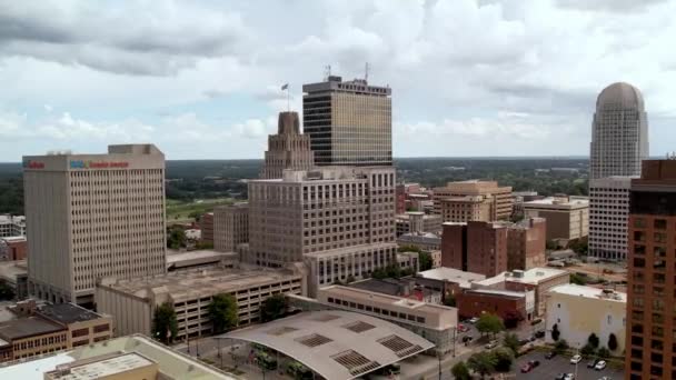 Antenn Dra Winston Salem Norra Carolina Skyline — Stockvideo