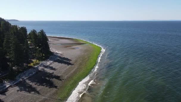 Vista Aérea Una Playa Guijarros Vacía Costa Soleada Columbia Británica — Vídeos de Stock
