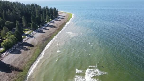 Vuelo Aéreo Sobre Imágenes Playa Bonniebrook Gibsons Columbia Británica Una — Vídeos de Stock