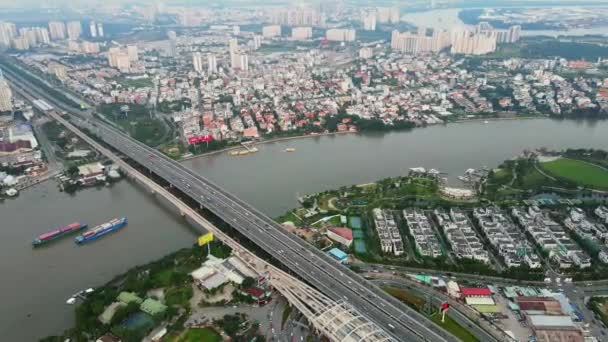 Flux Trafic Intense Sur Pont Sai Gon Les Porte Conteneurs — Video