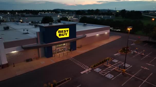 Best Buy Elektronik Mağazası Gece Aydınlatma Işaretinde Logo Antenleri — Stok video