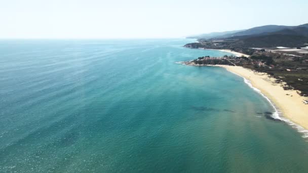 Clipe Drone Voando Alto Sobre Uma Praia Tropical Grécia — Vídeo de Stock