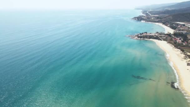 Slow Motion Drone Clip Latający Bokiem Nad Tropikalną Plażą Grecji — Wideo stockowe