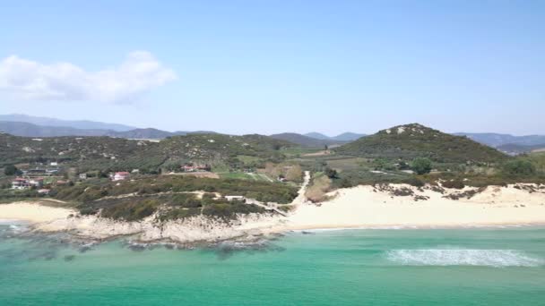 Klip Drona Latający Bokiem Wysoko Nad Tropikalną Plażą Grecji — Wideo stockowe