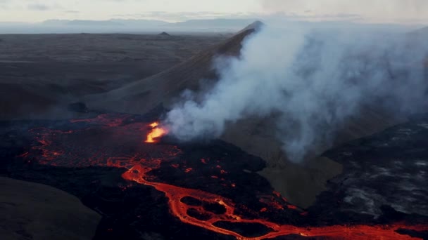 Szenische Ansicht Des Neuen Vulkanausbruchs Meradalir Tal Island Stri Hrtur — Stockvideo