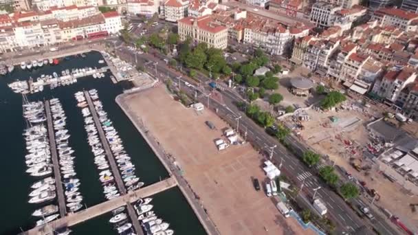 Канни Франція Повітряний Вид Трафік Croisette Boats Port Drone Shot — стокове відео