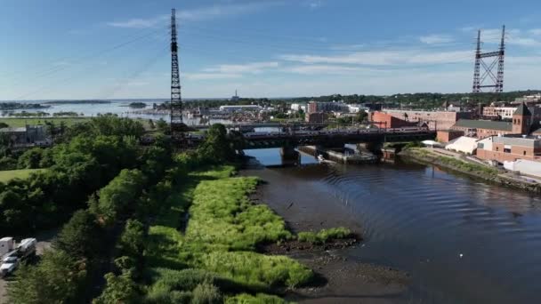 Flygutsikt Vid Norwalk River Railroad Bridge Solig Morgon Drönare Kamera — Stockvideo