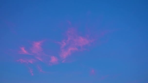 Plan Angle Bas Mouvement Mince Nuage Cirrus Dans Ciel Bleu — Video