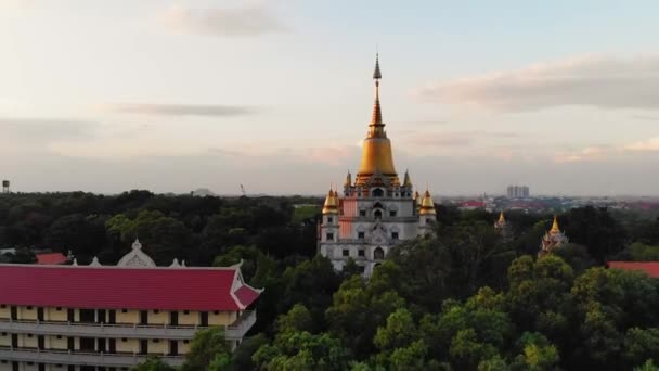Scenic Gouden Tempel Buu Long Pagoda Chi Minh Stad Zonsondergang — Stockvideo