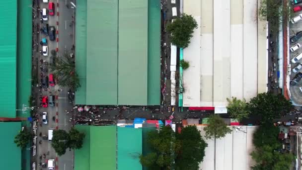 Top View Crowded Traffic Side Street Big Establishments Buildings — Stock Video