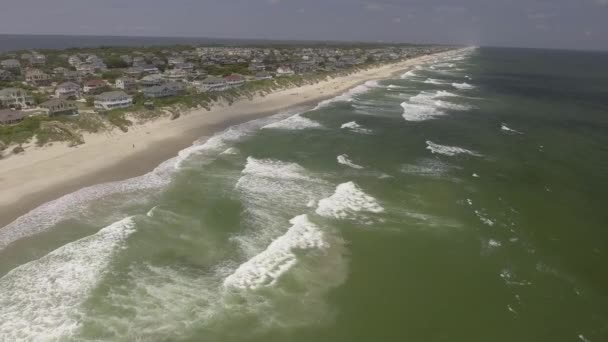 Drohnenaufnahmen Von Strandhäusern Der Küste Äußeren Ufer Von North Carolina — Stockvideo