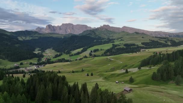 Increíble Vista Sobre Pico Dolomitas Con Una Ruta Senderismo Que — Vídeos de Stock