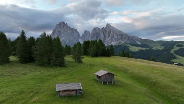 Úžasný Výhled Vrchol Dolomit Turistickou Stezkou Vedoucí Horám Východ Slunce — Stock video