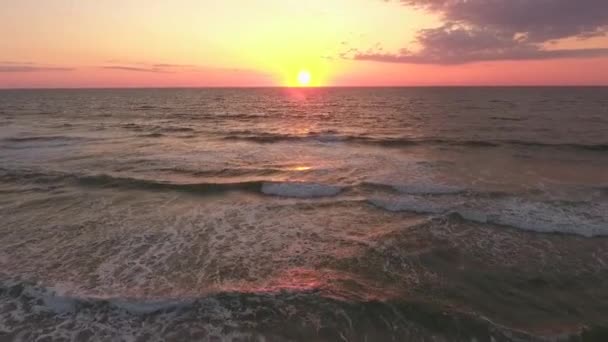 Filmisk Drönare Skott Havet Med Solnedgången Eller Stiger Atlanten — Stockvideo