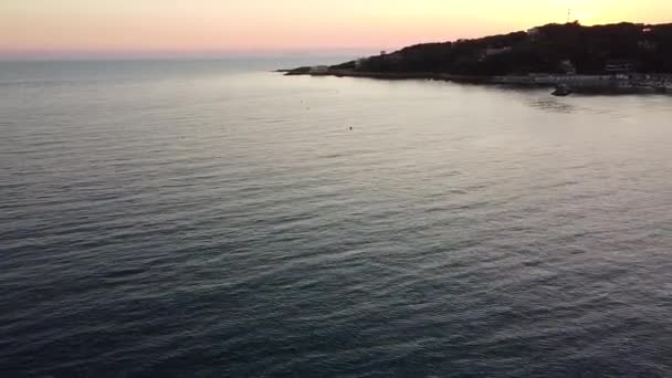 Gün Batımı Baracchina Sahiline Yaklaşıyor Arka Planda Gorgona Adası Var — Stok video