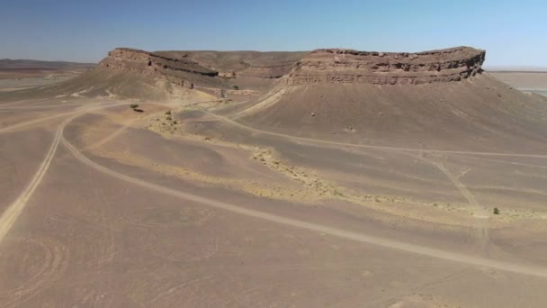 Gyönyörű Szokatlan Gara Medouar Patkó Alakú Sziklaképződés Marokkóban Légi Drón — Stock videók
