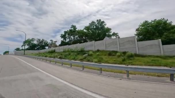 Pov Při Jízdě Části Dálnice Interstate Která Vedena Přes Quad — Stock video