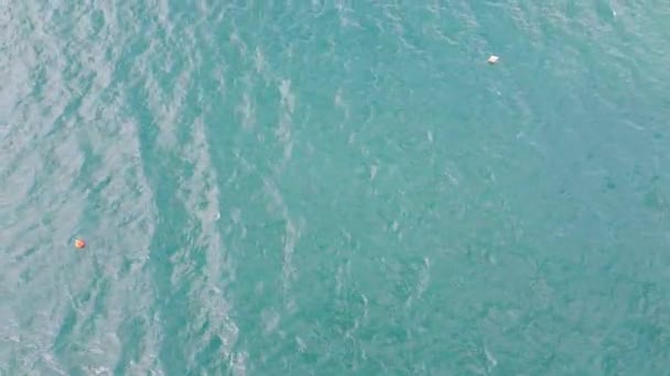 Ünlü Bagni Graziella Yakınlarındaki Castiglioncello Sahil Şeridinin Hava Görüntüsünü Yakınlaştırıyorum — Stok video