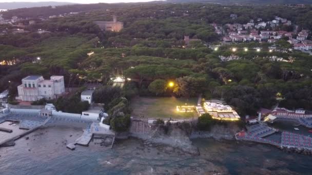 Zooming Out Shot Cardellino Fush Restaurant Bar Castiglioncello Aerial Flying — Stock Video