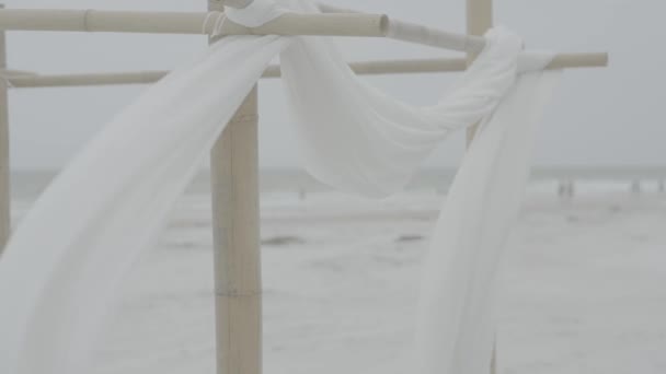 Cortinas Tela Blanca Soplando Viento Playa — Vídeo de stock