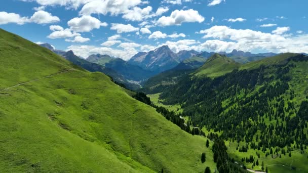 Splendida Vista Sulla Vetta Dolomitica Con Sentiero Escursionistico Che Conduce — Video Stock