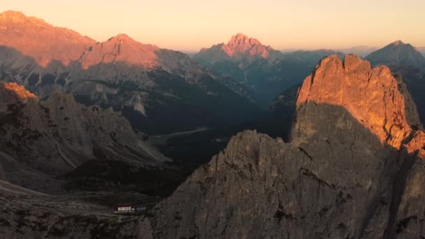 Úžasný Výhled Východ Slunce Rifugio Fratelli Fonda Savio Nádherné Skalní — Stock video