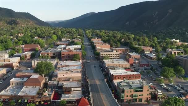 Luchtfoto Van Glenwood Springs Colorado Tijdens Het Gouden Uur — Stockvideo