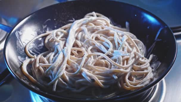Concentrati Una Porzione Spaghetti Alto Contenuto Proteico Con Yogurt Greco — Video Stock