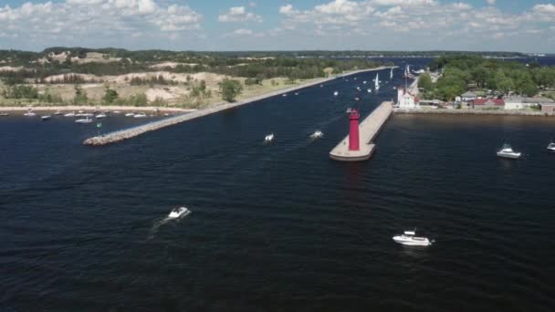 Muskegon Michigan Lighthouse Drone Video Moving Forward — Stock Video