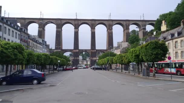 Daytime Shot Popular Viaduct Mostly Empty Parking Area Morlaix França — Vídeo de Stock