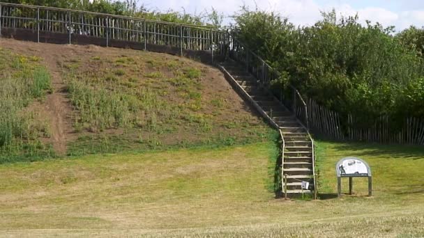 Stappen Die Leiden Naar Uit Het Oakham Kasteel Terrein — Stockvideo