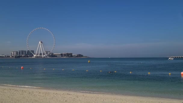 Ferris Wheel Dubai Beachfront Landmark Attraction View Jbr Beach — Stock Video