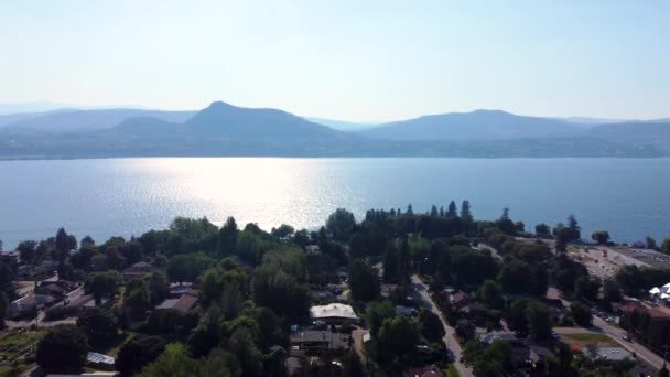 Panning Drone Shot Della Città Naramata — Video Stock